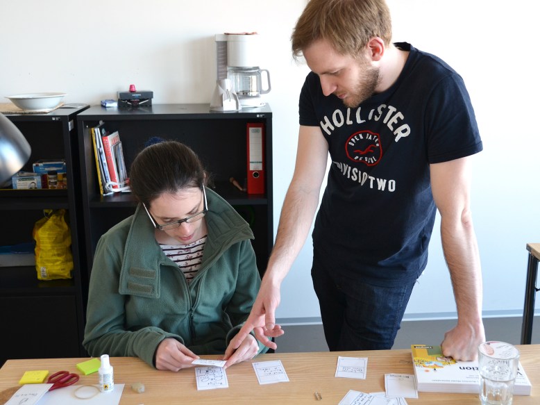 service-walkthrough-with-paper-prototypes